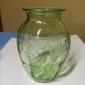 Green Depression Glass Anchor Hocking Cameo Ballerina 8" Vase 1930s